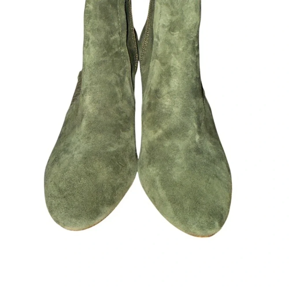 Vince Camuto 6.5M Pre-Owned Green Suede Laser Cut Woven Ankle Booties Cone‎ Heel